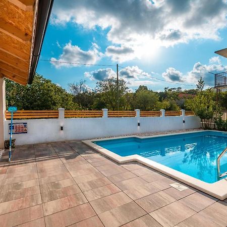 Central Dalmatian Pool&Grill House Gustirna Экстерьер фото