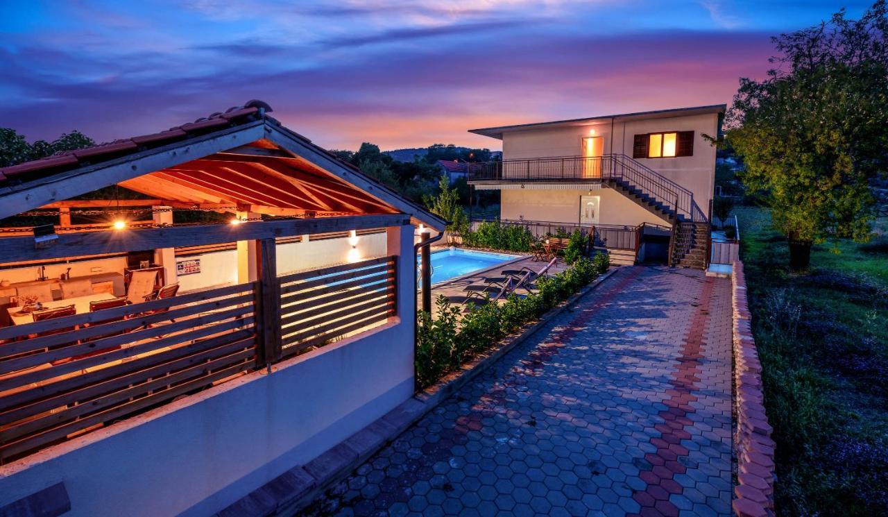 Central Dalmatian Pool&Grill House Gustirna Экстерьер фото