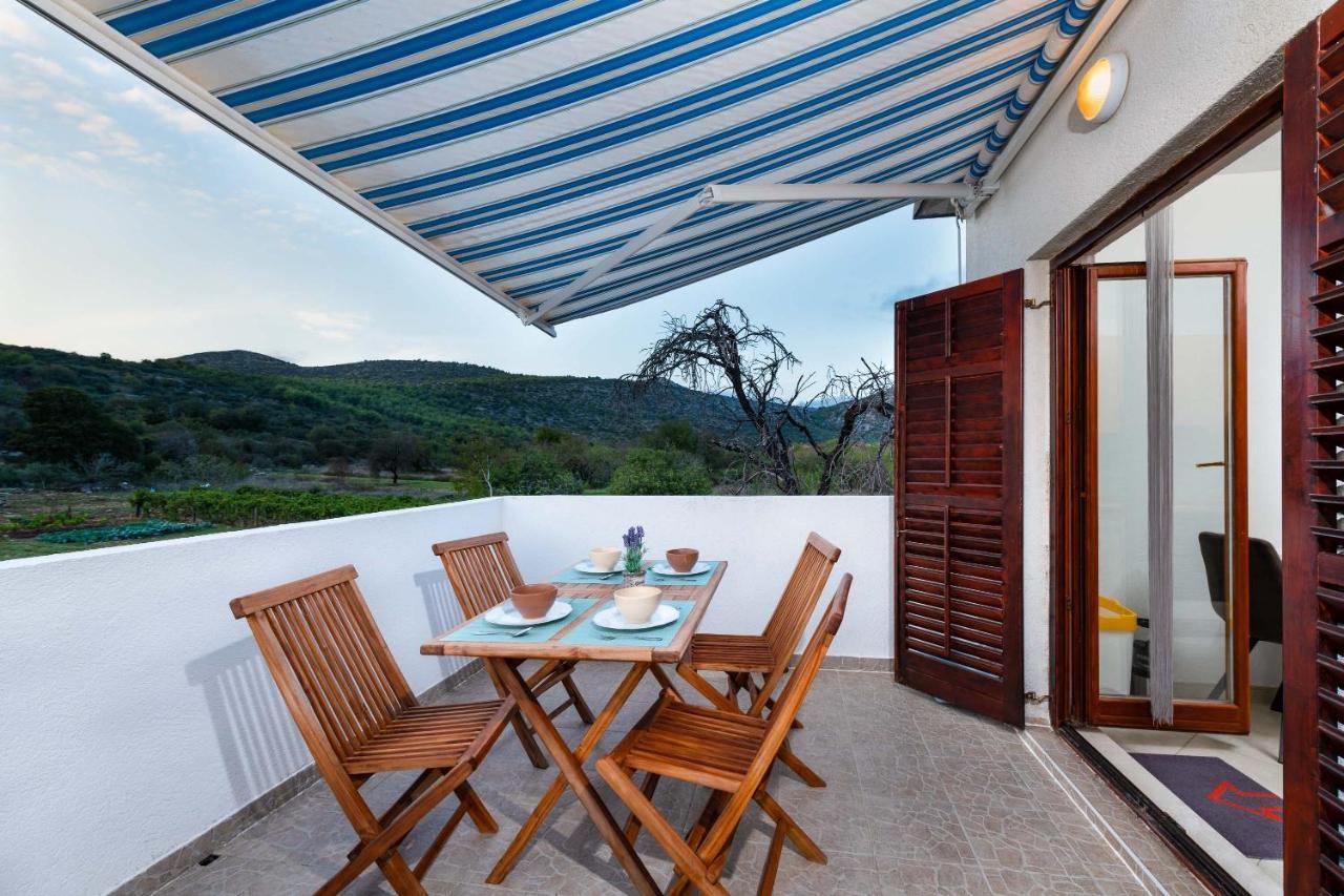 Central Dalmatian Pool&Grill House Gustirna Экстерьер фото
