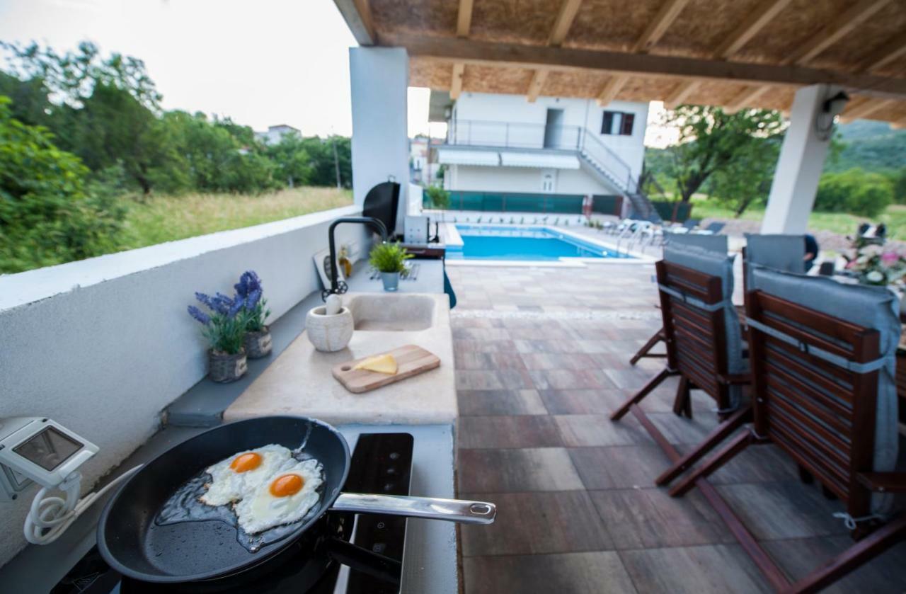 Central Dalmatian Pool&Grill House Gustirna Экстерьер фото